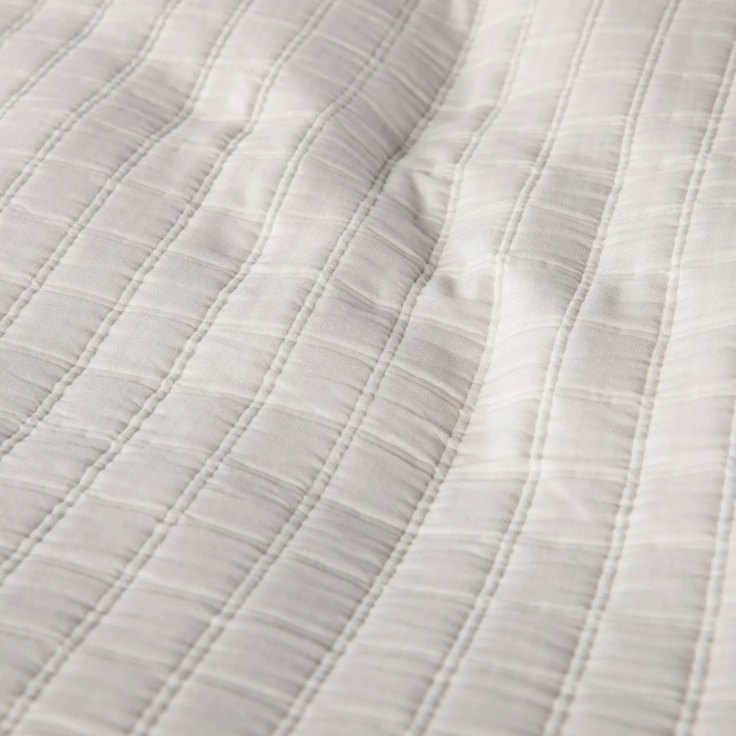 Cubrelecho Benetton con exterior de Polialgodón y relleno de 80 GSM Poliéster.