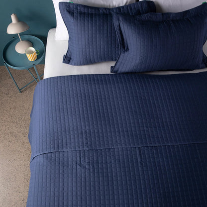 Cubrelecho Benetton con exterior de Polialgodón y relleno de 80 GSM Poliéster.