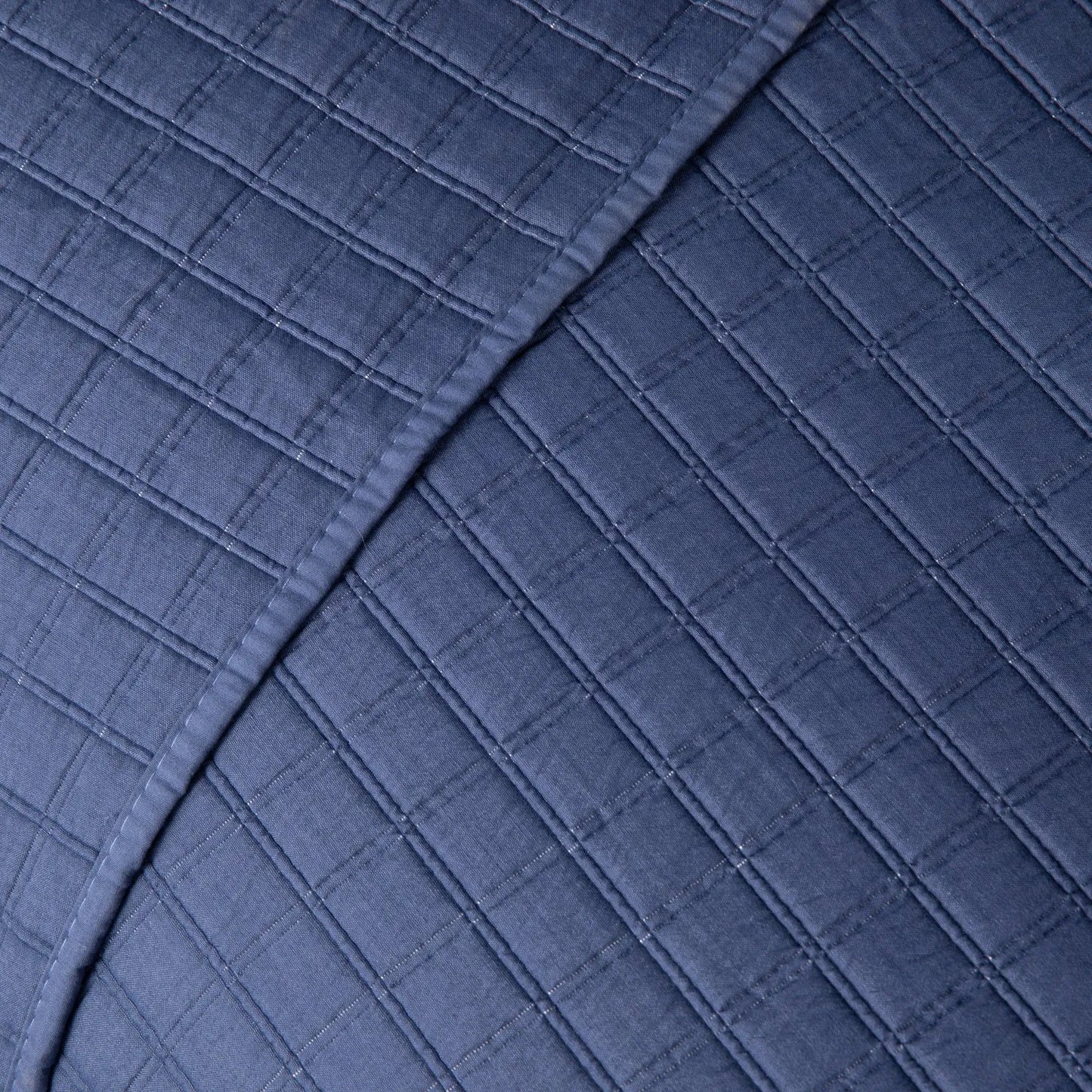 Cubrelecho Benetton con exterior de Polialgodón y relleno de 80 GSM Poliéster.